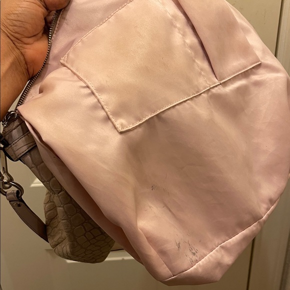 Coach, please check all picture of condition - Picture 14 of 17